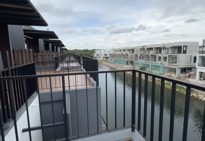 Senibong Cove Waterway Residences