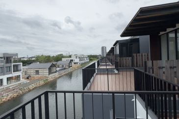 Senibong Cove Waterway Residences