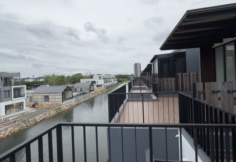 Senibong Cove Waterway Residences