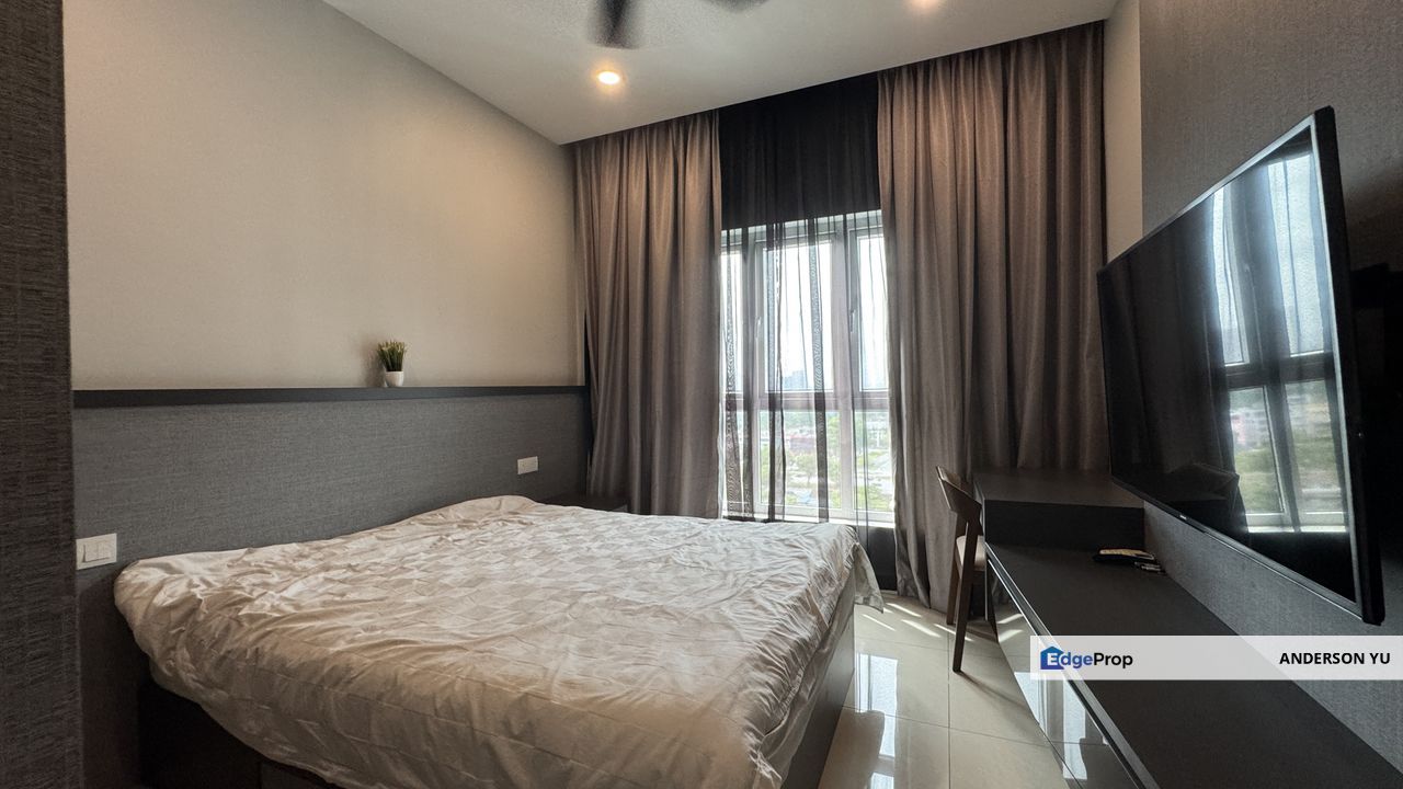 Exclusive Corner High Floor 100% Fully  Renovated Unit @ Amara Larkin For Sale, Johor, Johor Bahru