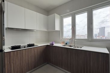 Seasons Luxury Apartments @ Amara Larkin