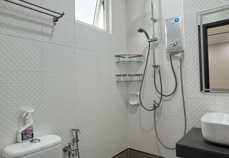 Seasons Luxury Apartments @ Amara Larkin