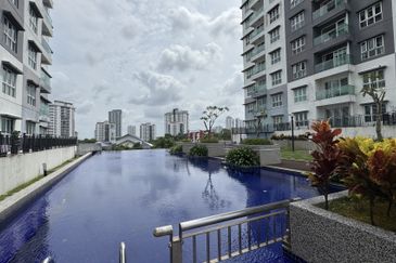 Seasons Luxury Apartments @ Amara Larkin