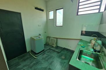 Maple Red, Adda Heights