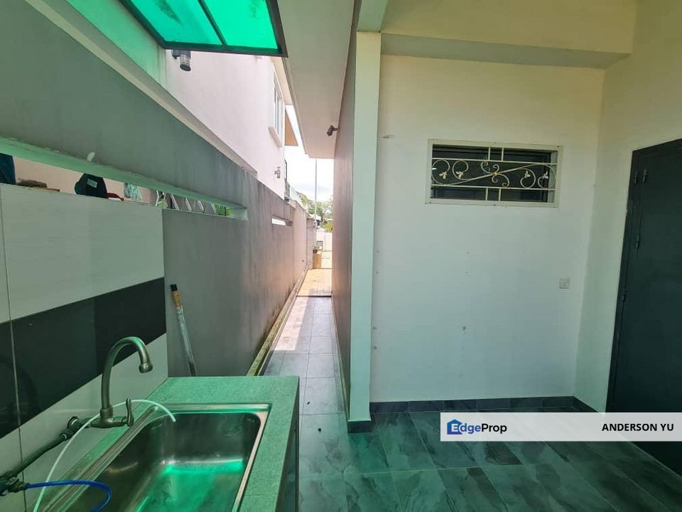 Full Renovated Large Space Good Taste for Sale in Adda Heights Good Location, Johor, Johor Bahru