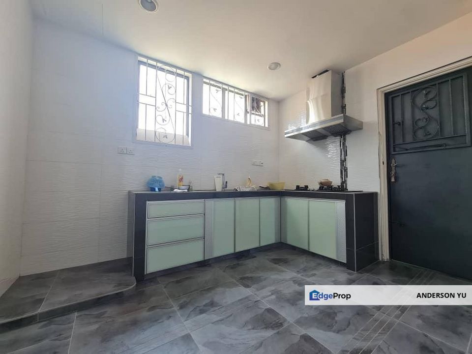 Full Renovated Large Space Good Taste for Sale in Adda Heights Good Location, Johor, Johor Bahru