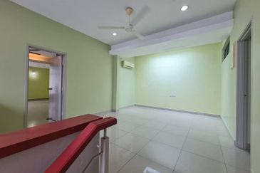 Maple Red, Adda Heights