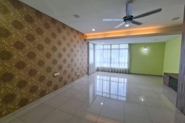 Maple Red, Adda Heights