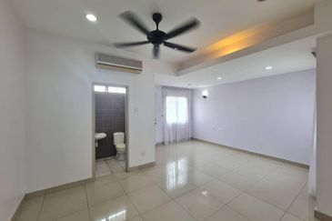 Maple Red, Adda Heights