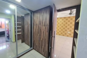 Maple Red, Adda Heights