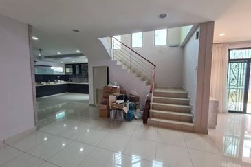 Maple Red, Adda Heights