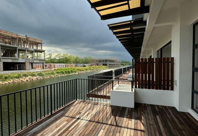 Senibong Cove Waterway Residences