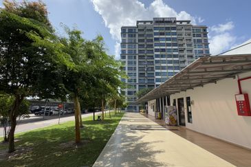 Seri Austin Luxury Apartment