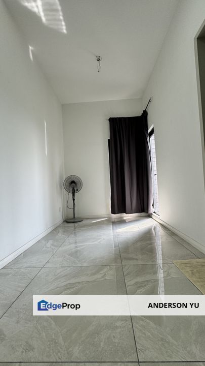 Like New Fully Furnished Apartment for Sale @ Wateredge Senibong Cove, Johor, Masai