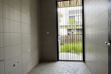 Senibong Cove Waterway Residences