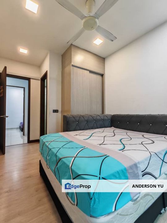 Swimming Pool View Fully Furnished Apartment for Sale at Green Haven to 12km to Ciq, Johor, Masai