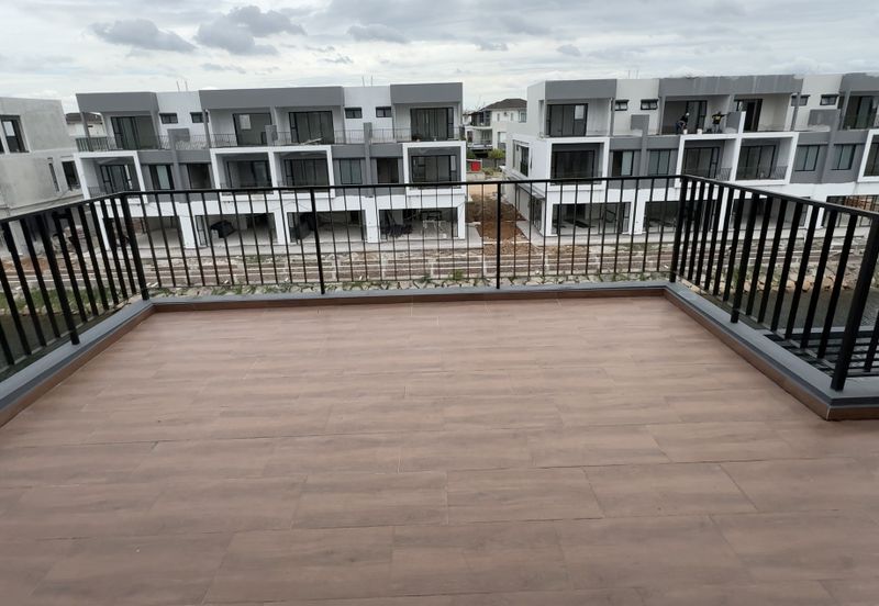 Senibong Cove Waterway Residences