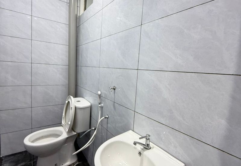 Pulai Utama Shop Apartment