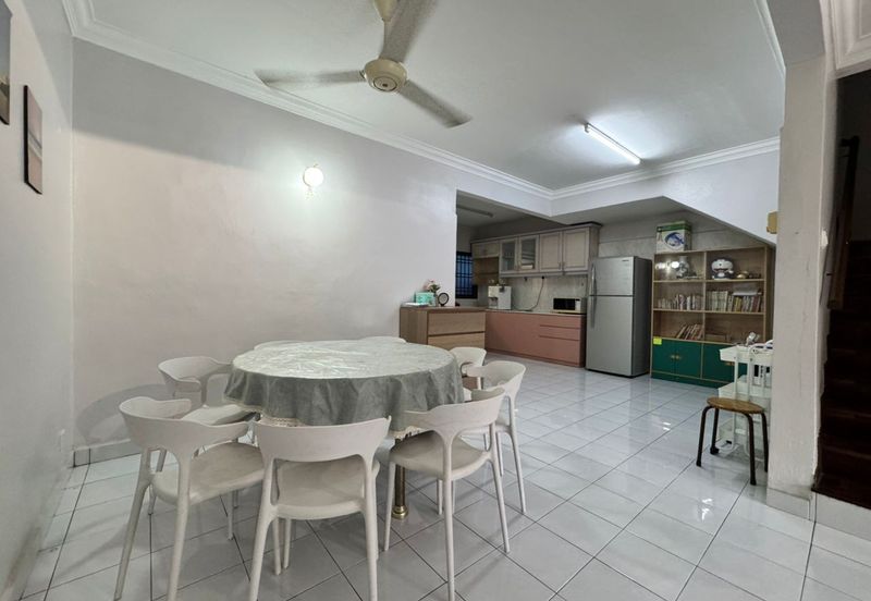 Jalan Mutiara Emas 2