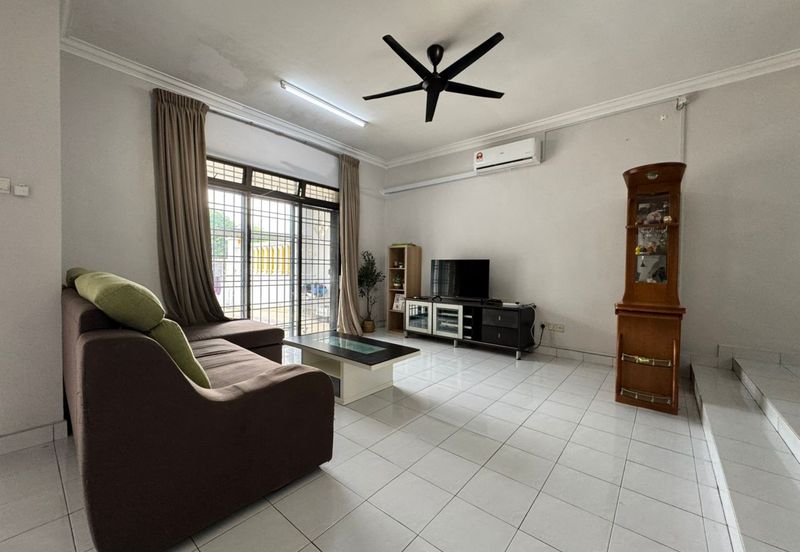 Jalan Mutiara Emas 2