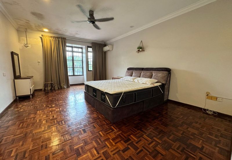 Jalan Mutiara Emas 2