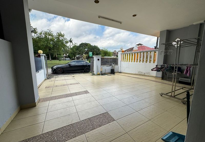 Jalan Mutiara Emas 2