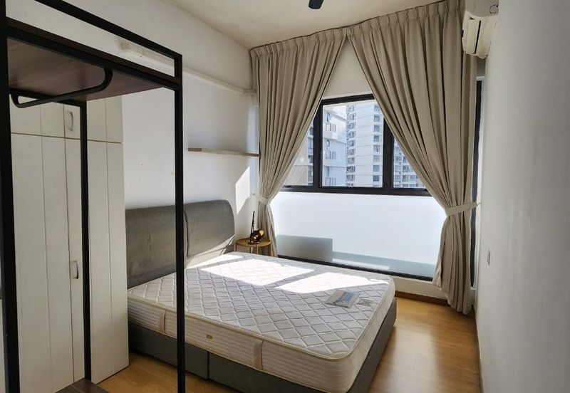 Baypoint @ Country Garden Danga Bay