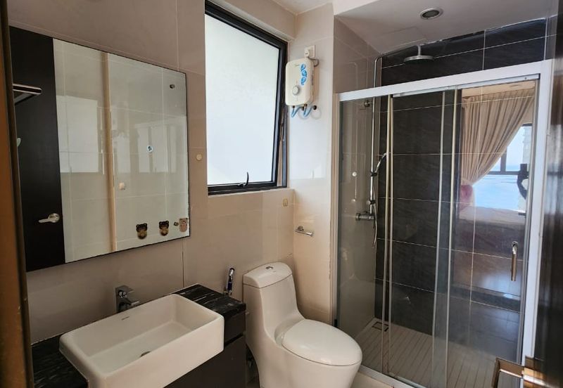 Baypoint @ Country Garden Danga Bay