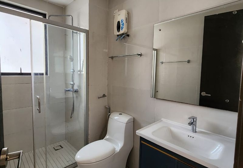 Baypoint @ Country Garden Danga Bay