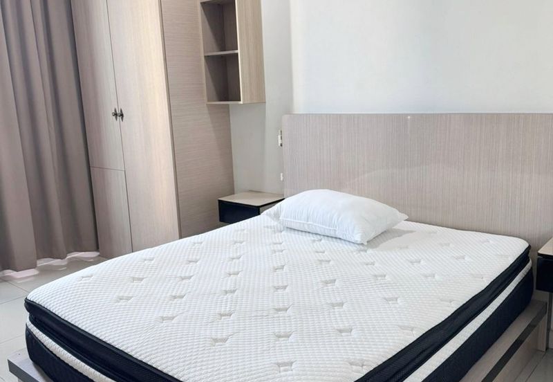 Dedaun Hijau (Greenfield Regency)