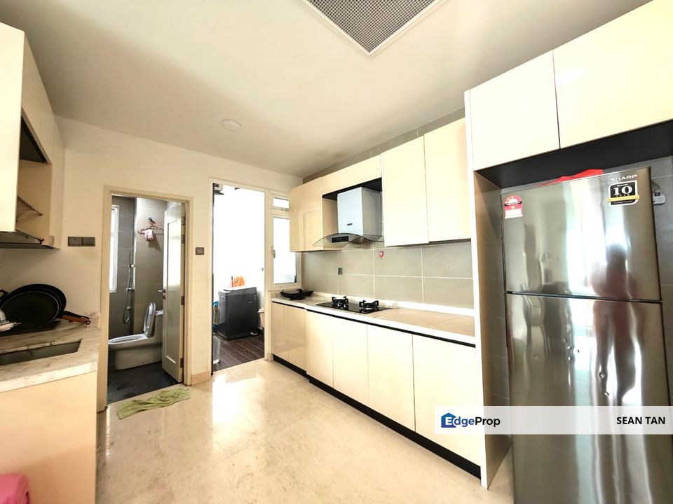 Tri Tower Residences, Walking to CIQ, 2 Bed 2 Bath, Fully Furnish, Johor, Johor Bahru