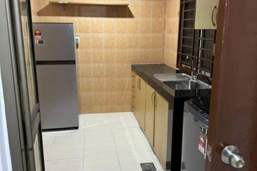 Bangunan Duta Impian (The Embassy Suites)