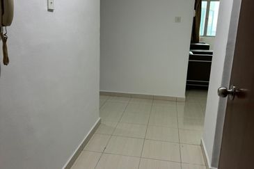 Bangunan Duta Impian (The Embassy Suites)