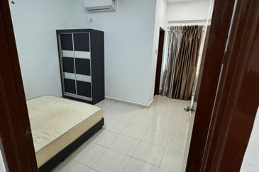 Bangunan Duta Impian (The Embassy Suites)