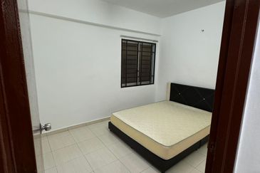 Bangunan Duta Impian (The Embassy Suites)