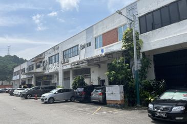 1.5 Storey Terrace Factory @ Serdang Lama, Seri Kembangan