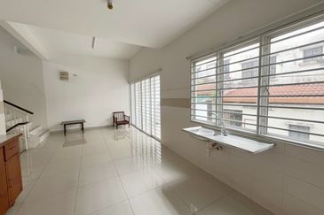 Kampung Sungai Kayu Ara