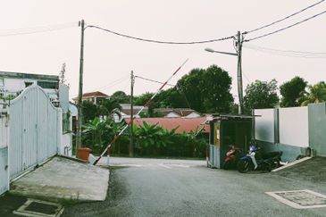 Kampung Sungai Kayu Ara