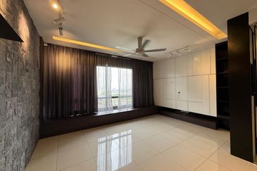 Paloma @ Tropicana Metropark