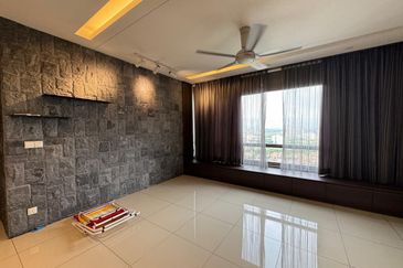 Paloma @ Tropicana Metropark