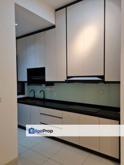 Nice Partly Furnished With Nice Kitchen Cabinet n Curtain Available No, Selangor, Kelana Jaya