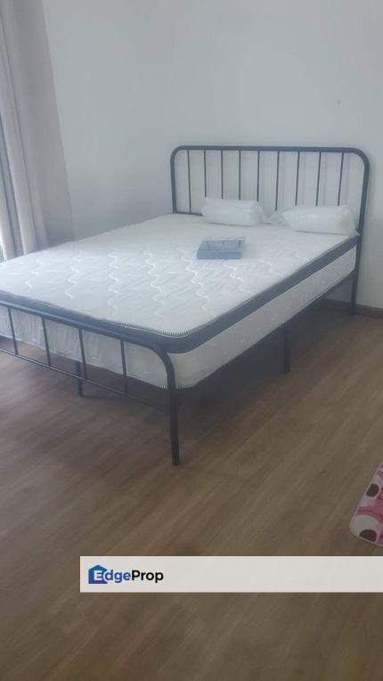 Partly Furnished Good Deal Unit Good Price, Selangor, Petaling Jaya