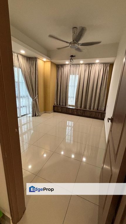 Partly Furnished Nice Renovated Unit Good Deal For Sales, Selangor, Petaling Jaya