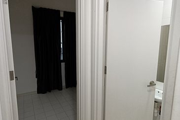 Summerglades, Perdana Lakeview West