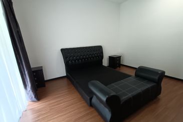 Summerglades, Perdana Lakeview West