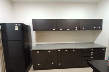 Summerglades, Perdana Lakeview West