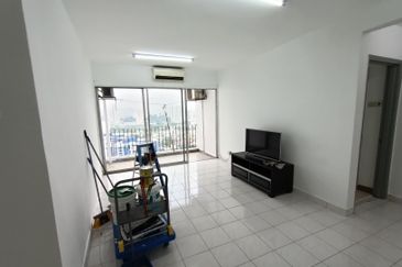 Nice view unit high floor unblock view @ pantai hillpark 2