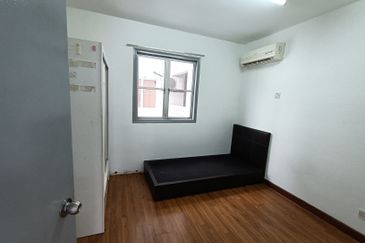 Nice view unit high floor unblock view @ pantai hillpark 2