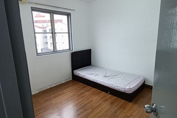 Nice view unit high floor unblock view @ pantai hillpark 2