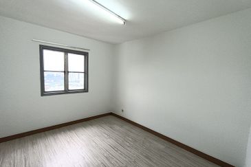 Nice view unit high floor unblock view @ pantai hillpark 2